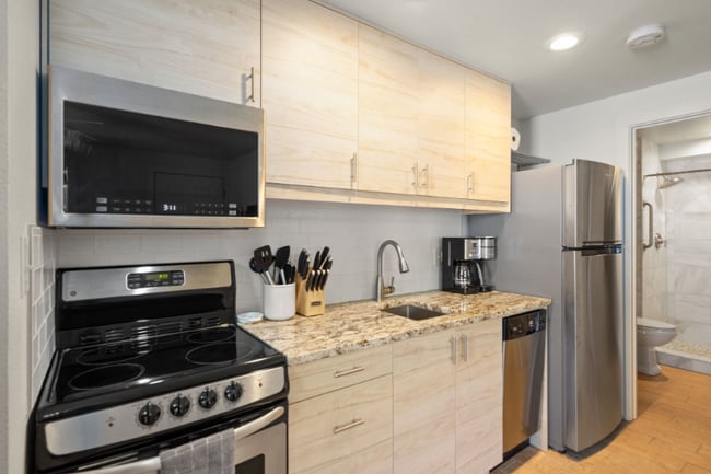 Photo - 516 E 1st St