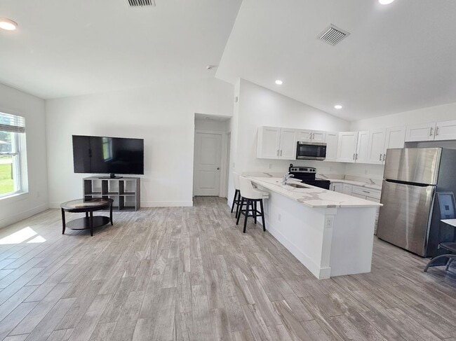 Photo - 2447 NW 5th St