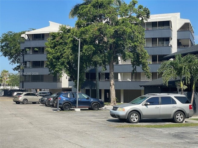 Building Photo - 16220 NW 2nd Ave Unit 312