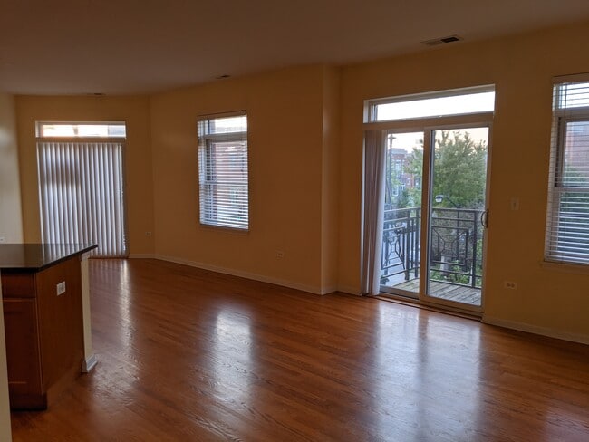 Photo - 757 W 14th Pl Unit 3B