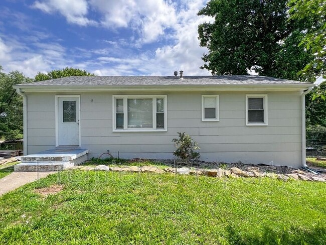 Building Photo - 3437 N Poplar Ave Rental
