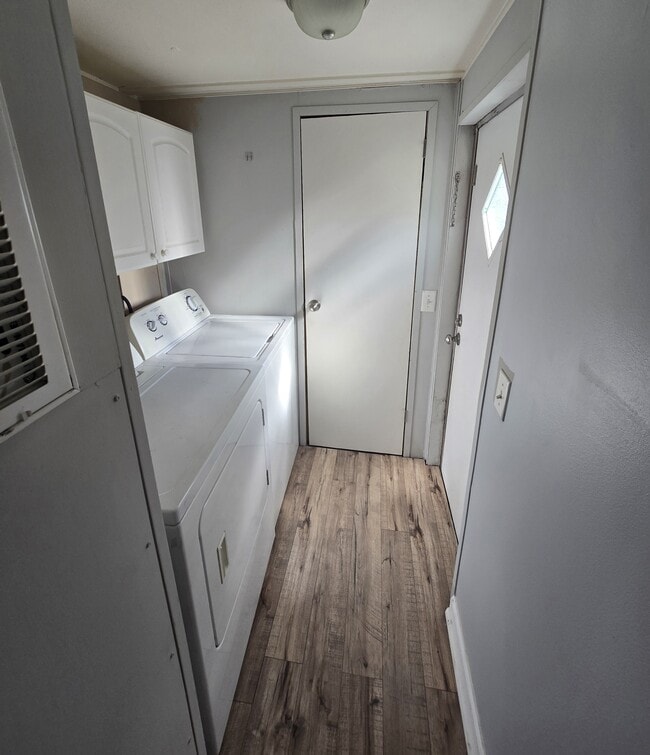 Photo - 8827 Deerwood Dr