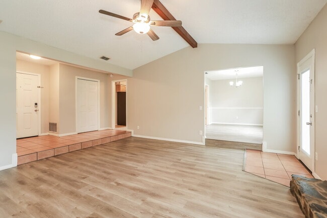 Photo - 3342 Laurel Grove N