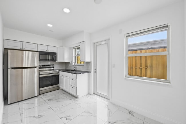 Photo - 2308 NW 3rd Ave