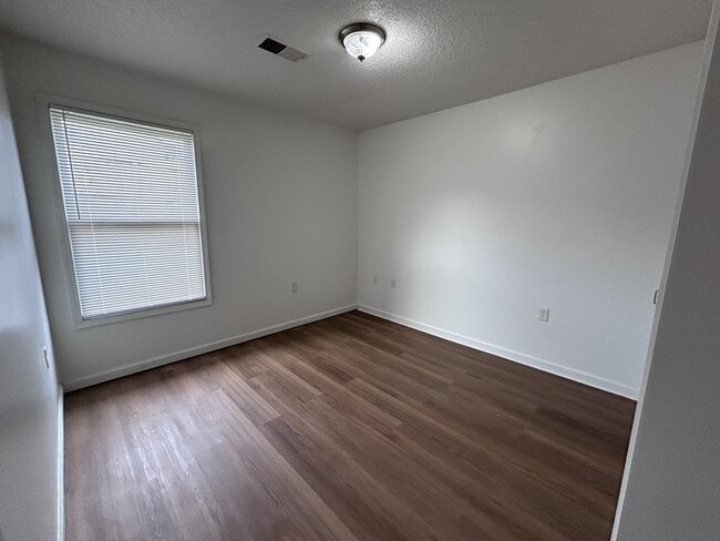 Building Photo - 50 Driftwood Cir