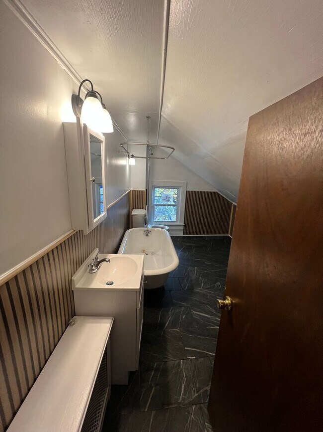 Photo - 1742-1744-1744 Wayne Ave Unit 1742