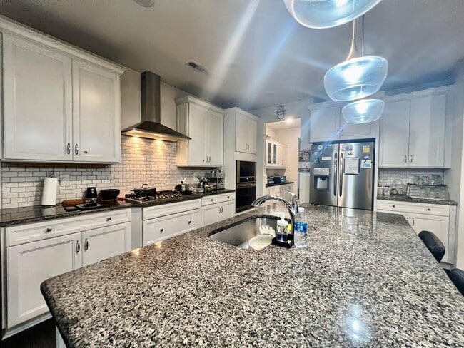 Photo - 1404 Reidhaven St