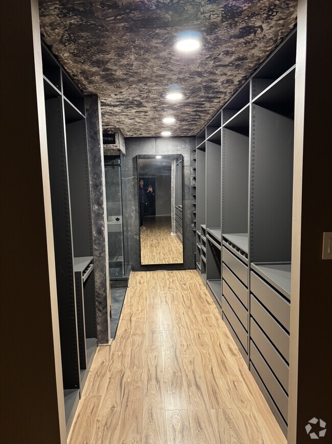 Building Photo - 21139 Valley Forge Cir Unit 1139 Rental