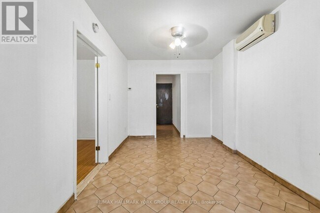 Photo - 472 Winona Dr