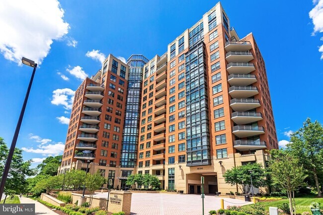 Building Photo - 1830 Fountain Dr Unit 401 Rental
