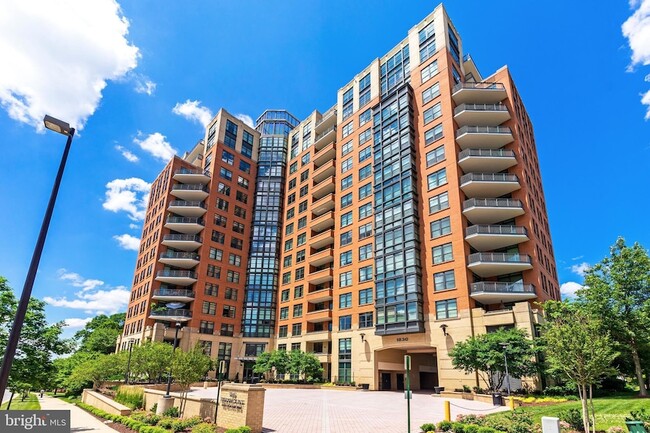 Building Photo - 1830 Fountain Dr Unit 401 Rental
