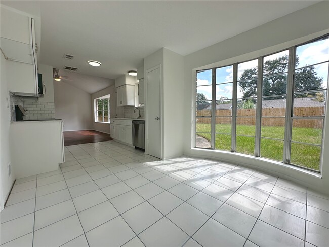 Photo - 806 Merribrook Ln