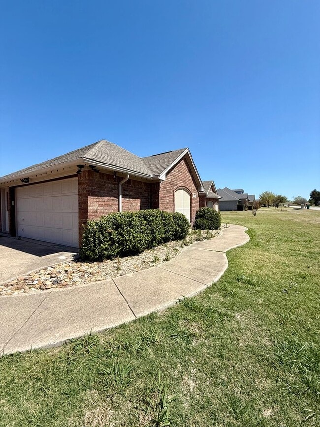 Photo - 5 bedroom - Great OUTDOOR LIVING - ALEDO ISD