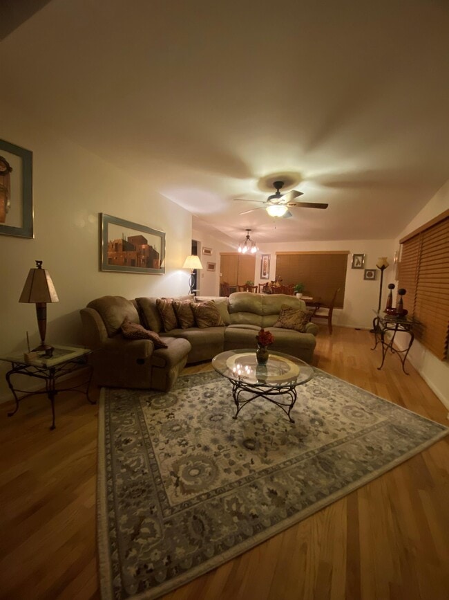 Photo - 497 Robinson Dr