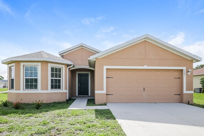 Building Photo - 1301 SW 9th Ct Rental