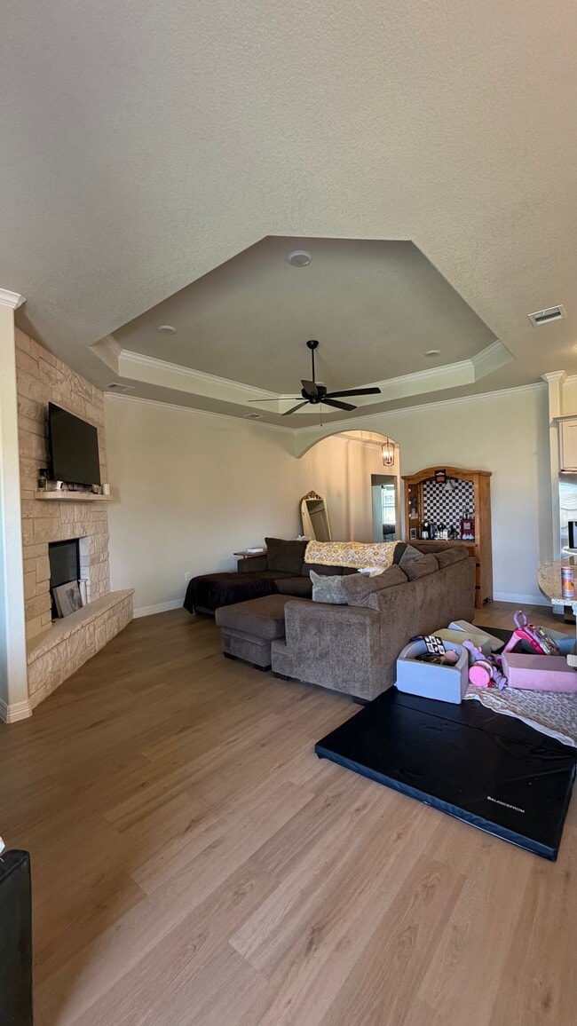 318 Walking Stick Dr