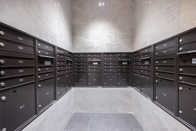 Photo - 35-32 Leavitt St Unit 12B