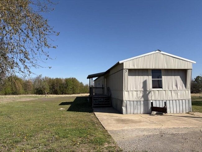 Building Photo - 17822 S Bryant Rd