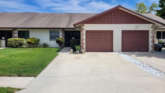 Building Photo - 104 Moccasin Trail S Rental
