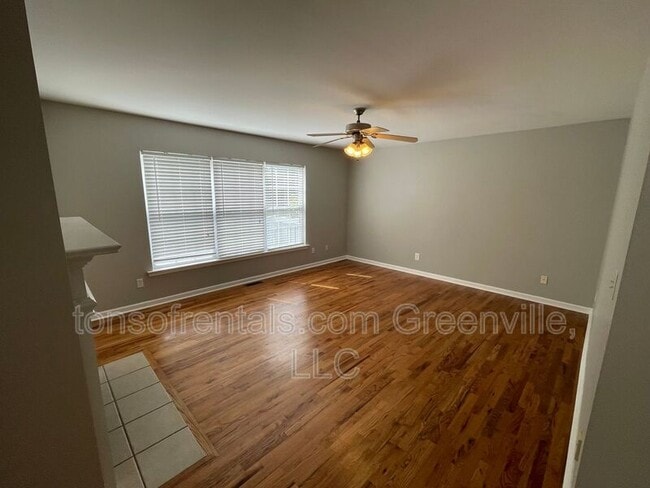 Photo - 518 Amber Crest Ct