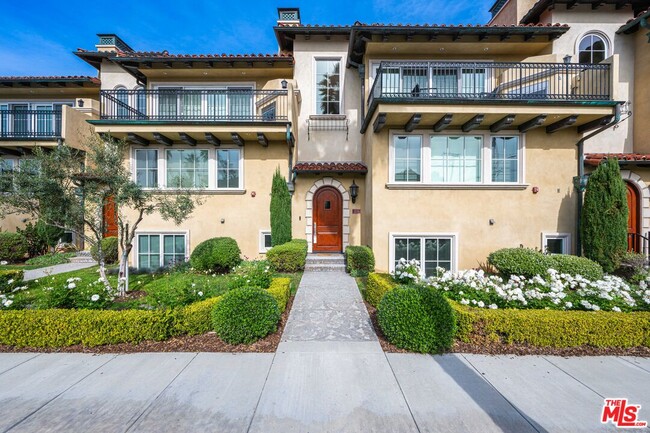 Building Photo - 201c Avenue A Unit B