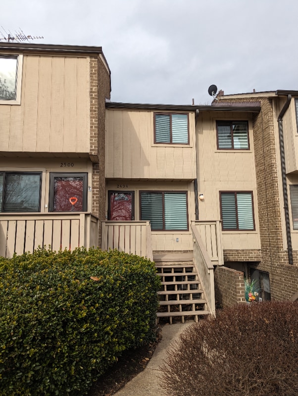 Building Photo - 2494 Glengyle Dr