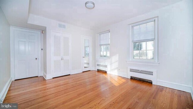 Photo - 711 N Broom St