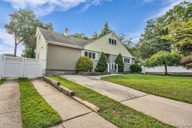 Building Photo - 2810 Chestnut Ave Unit First Floor