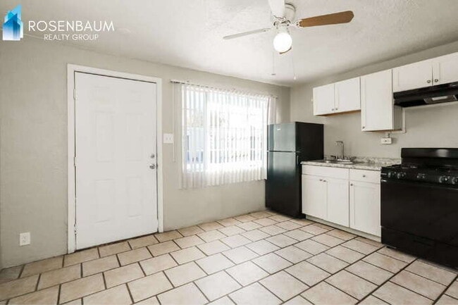 Photo - 302 W Flores St Unit 3