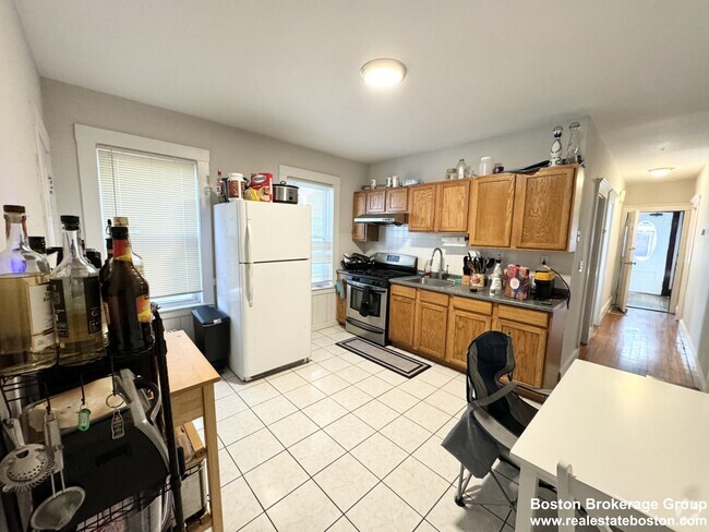 Building Photo - 40 Sudan St Unit 1 Rental