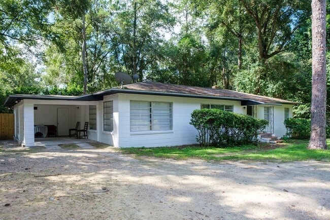 Building Photo - 3035 W University Ave Rental