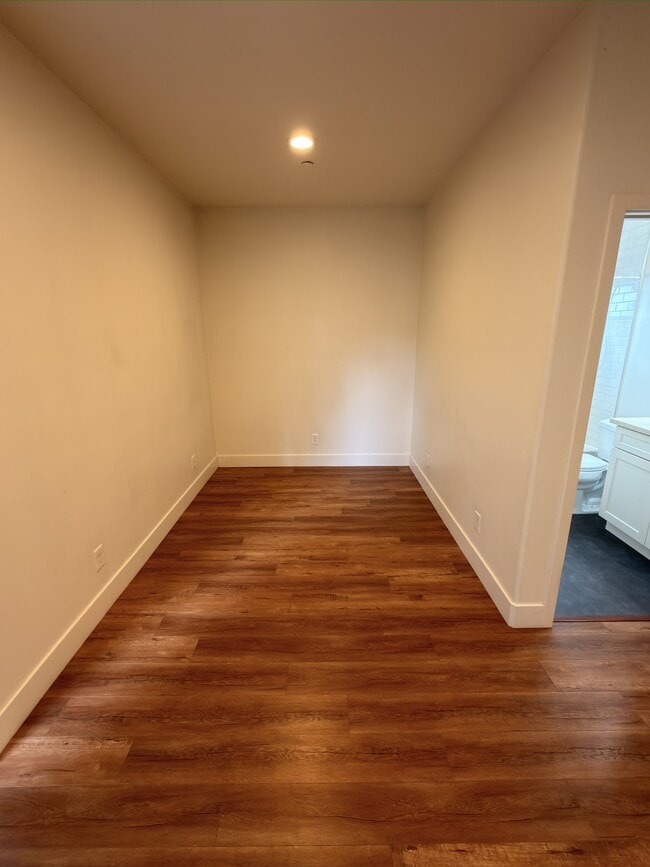 Photo - 4572 Onondaga Ave