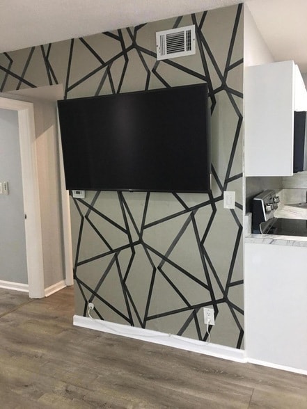 Building Photo - 2741 NE 8th Ave Unit 11