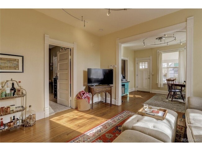 Photo - 4415 Stuart St