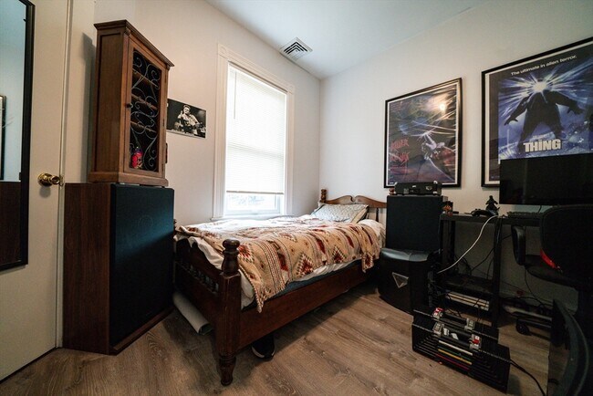 Photo - 137 Centre St Unit 3