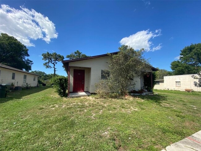Building Photo - 605 Hennessee St