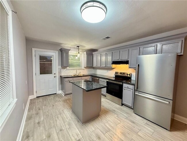 Photo - 1385 Cherokee Ave