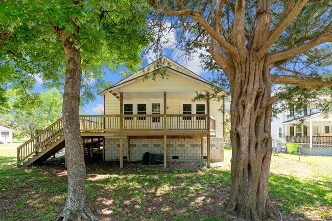 Photo - 209 Ellington St House
