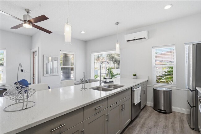 Photo - 486 9th Ave N Unit 486