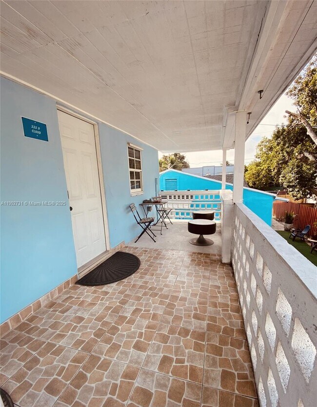 Photo - 227 NW 34th St Unit 3