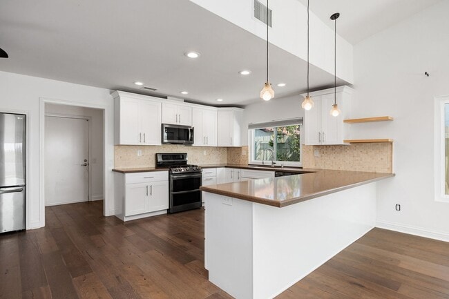 Photo - Luxury Living in Coastal Carlsbad