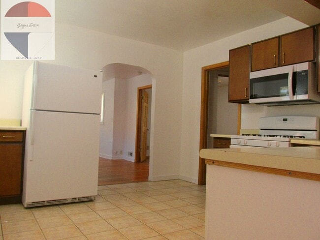 Photo - Charming 3Bed, 2Bath for Rent