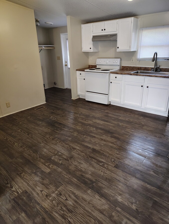 Photo - 600 Davis Cir