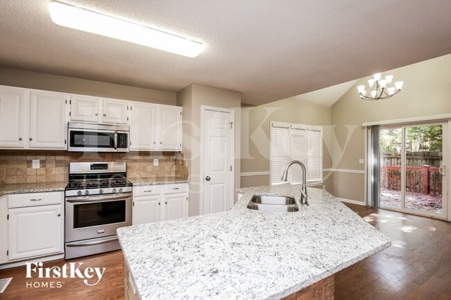 Photo - 4004 Southbrook Ct NW