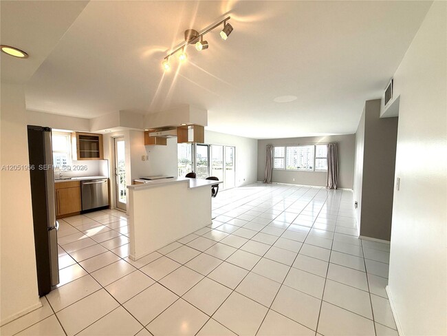 Photo - 1200 Hibiscus Ave Unit 902