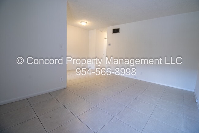 Building Photo - Ask about our SUMMER SPECIAL! First Floor ... Unit 2 Rental