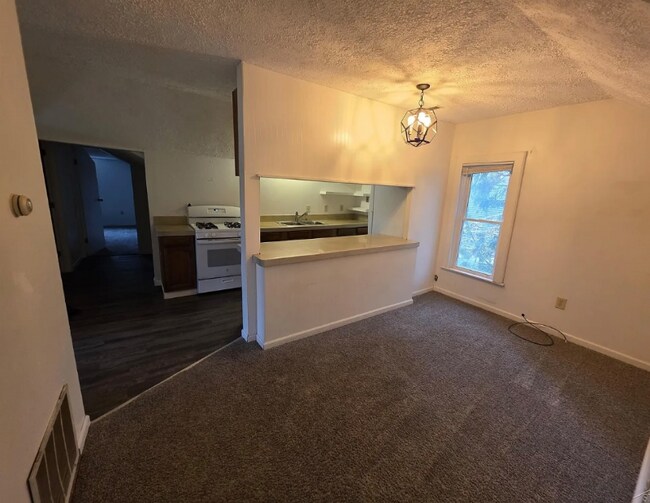 Photo - 3232 Court St Unidad 2