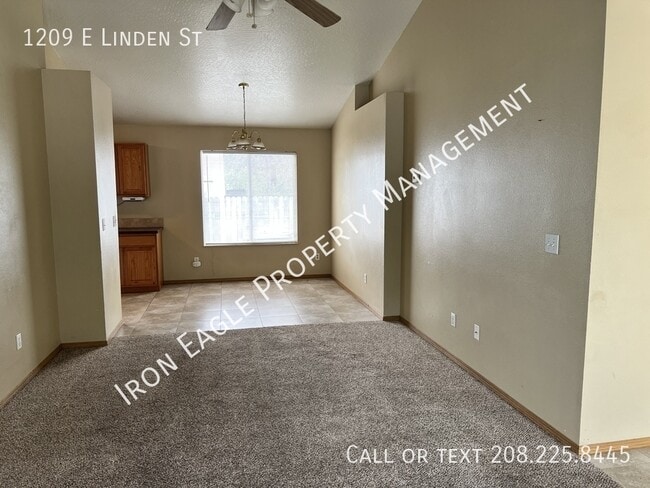 Photo - 1209 E Linden St