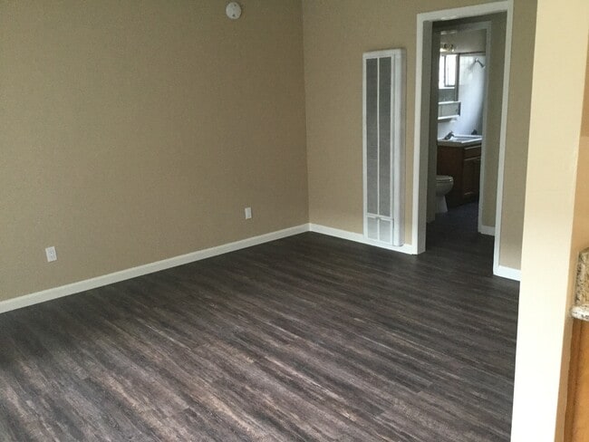 4379 Hamilton St Unit B03