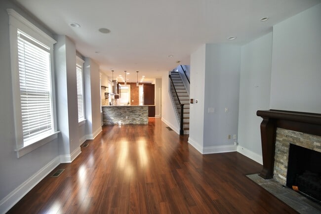 Photo - 310 E Beck St